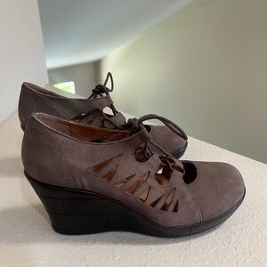 MWNT Abeo Bio Kamala sTan Wedge Sandals Laced up shoes‎ size 8.5